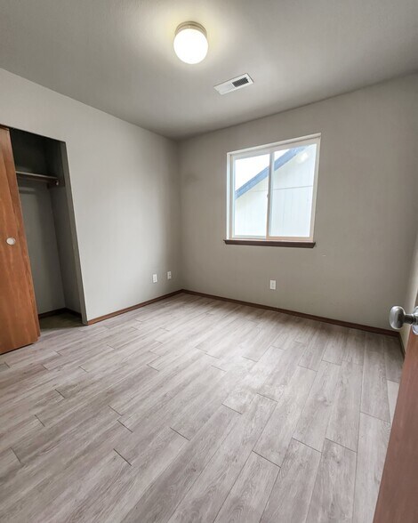 Building Photo - 199 Goldmyer Dr