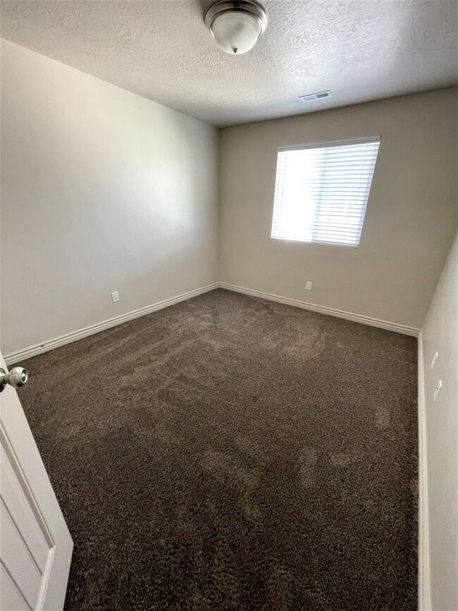 Building Photo - 3 Weeks Rent Free with June Move In! Beaut...