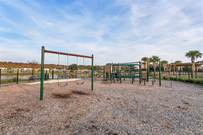 Building Photo - 15067 Willow Arbor Cir