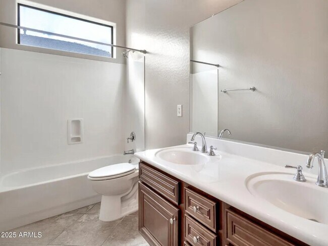 Building Photo - 3220 N 136th Dr