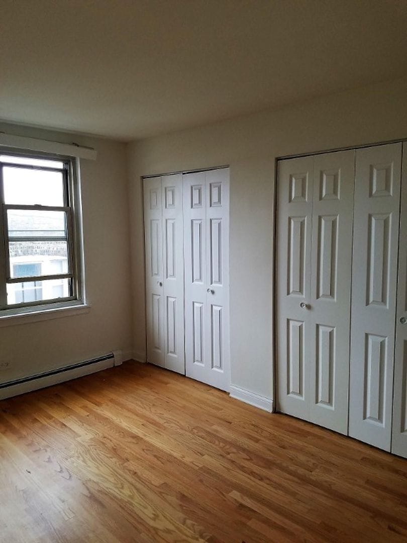 Building Photo - 3711 N Pine Grove Ave