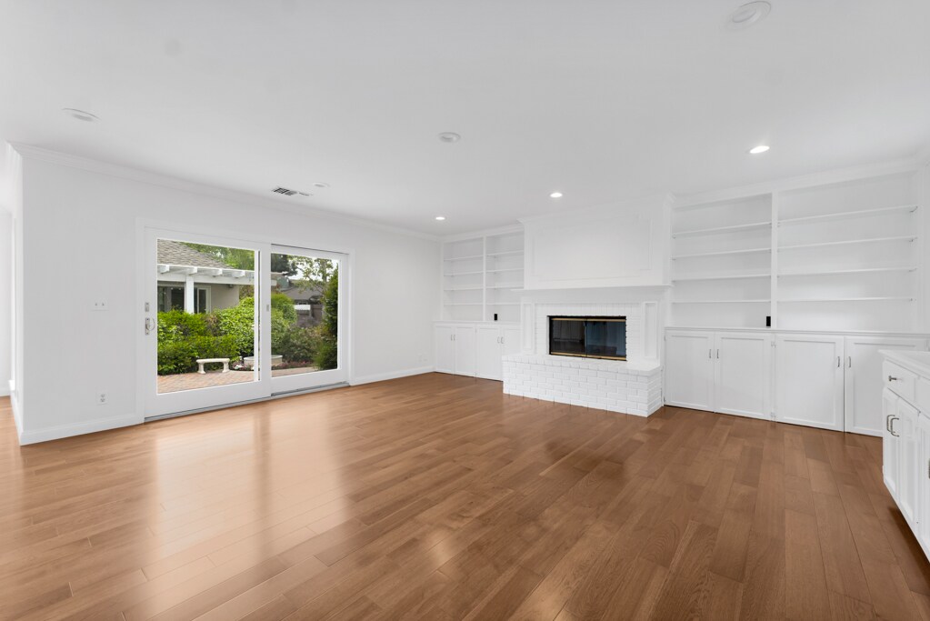 Building Photo - 4722 Forman Ave