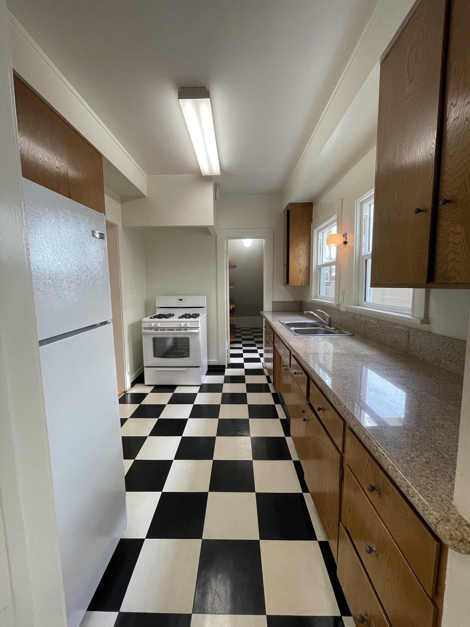 Kitchen - 324 S Coronado St