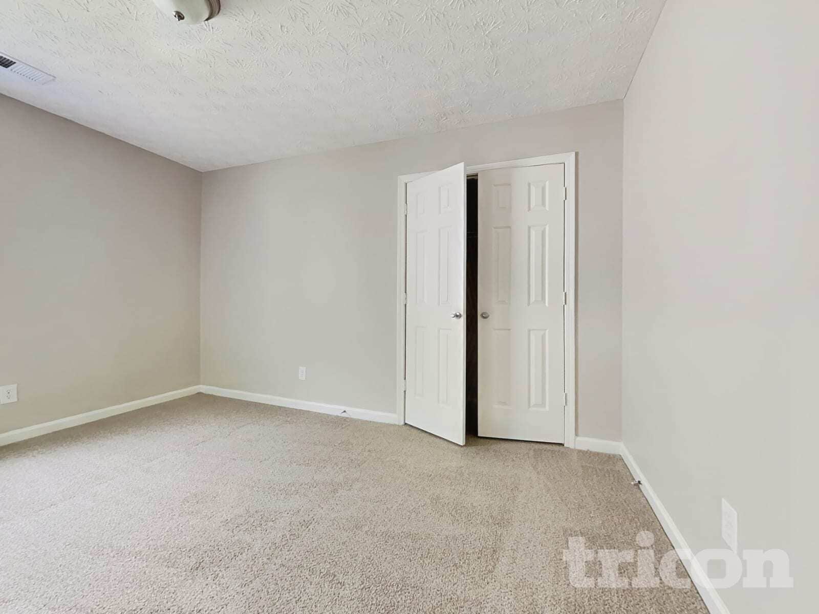 Building Photo - 1621 Smithson Dr