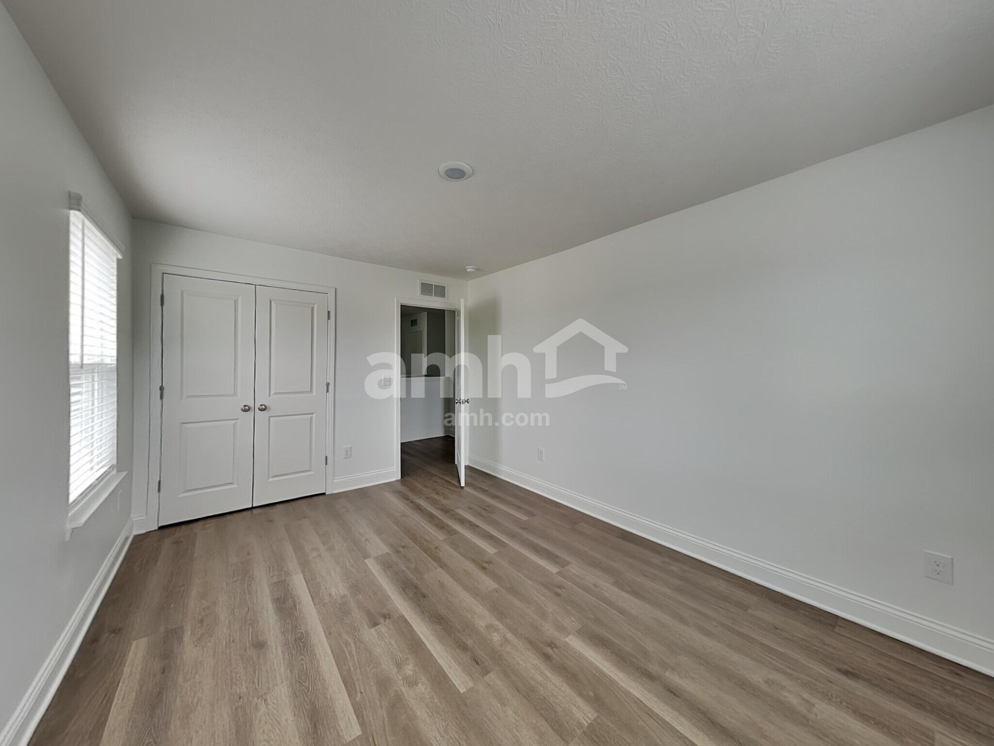 Building Photo - 301 Pne Hl Ct