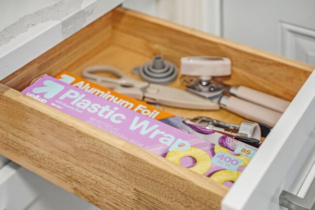 Building Photo - 542 Columbia Ave