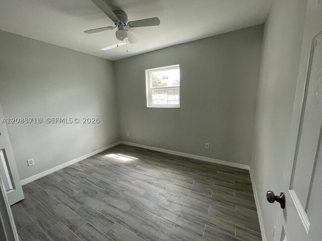 Building Photo - 3921 SW 31st Dr