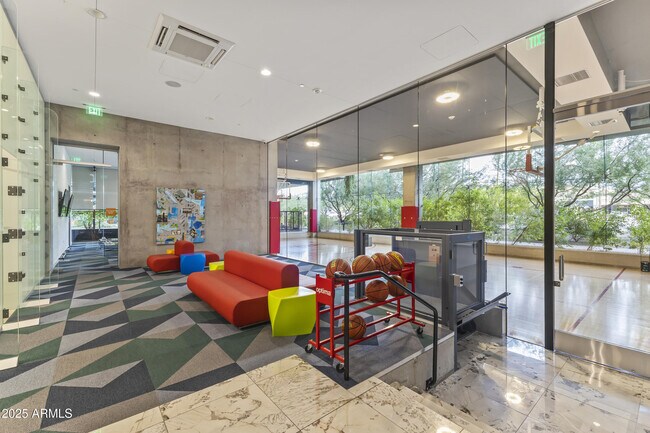 Building Photo - 7180 E Kierland Blvd