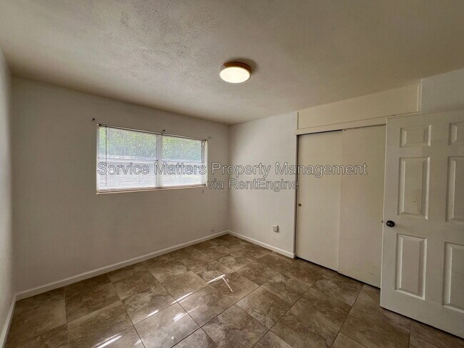Building Photo - 121 Berkley Dr
