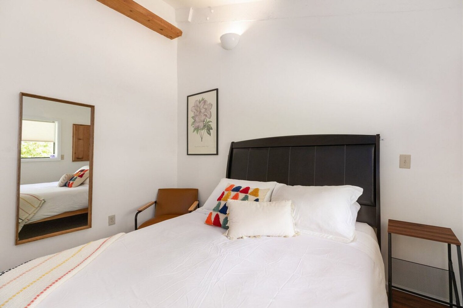 Building Photo - 804 N Main St