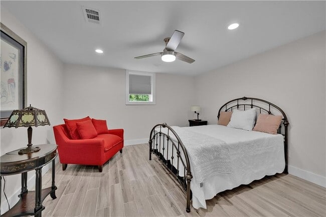 Building Photo - 225 Jayne Ellen Way