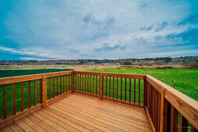 Building Photo - 10323 67th Ave NE