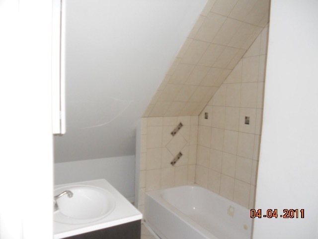 Building Photo - Updated Single Family 3 bedroom