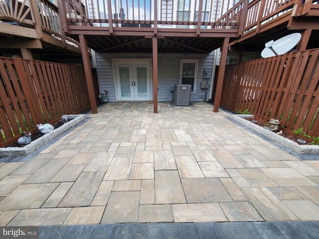 Building Photo - 7027 Bentley Mill Pl