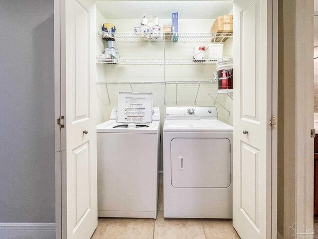 Building Photo - 612 Lost Key Dr