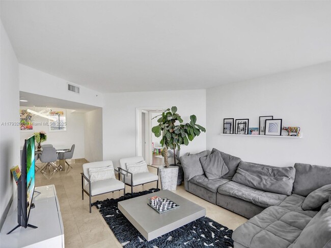 Building Photo - 21205 Yacht Club Dr