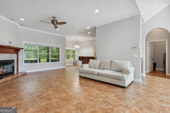 Building Photo - 124 Deerwood Village Dr