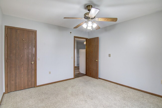 Building Photo - 2228 Peters Dr