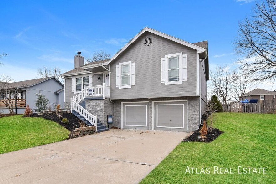 Building Photo - 710 S Park Dr