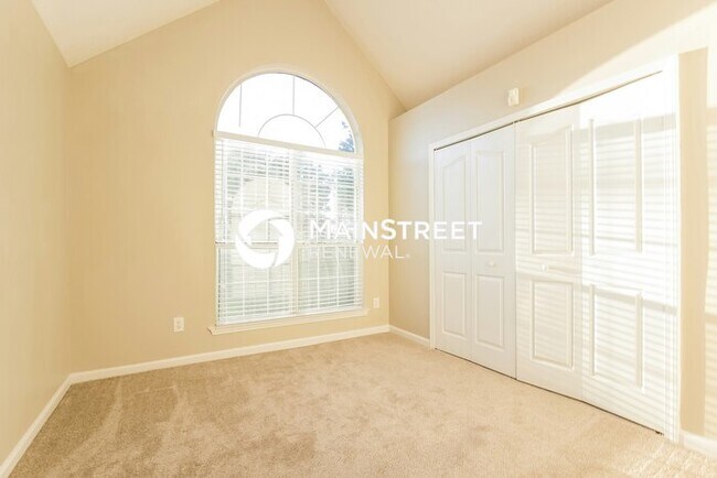 Building Photo - 3 Bedroom Pet-Friendly Home in Hampton, GA with Main Street Renewal