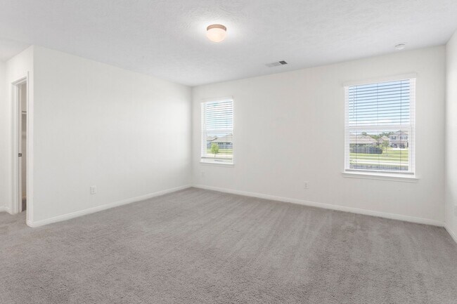 Building Photo - 1001 Hvn Hl Ln.