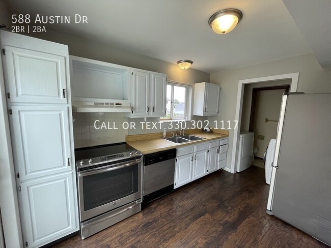 Building Photo - Spacious 2 bedroom townhome for rent in Ba...