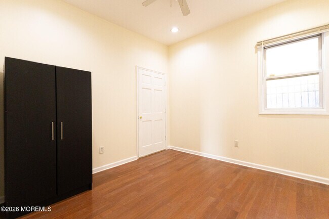 Building Photo - 158 Terrace Ave