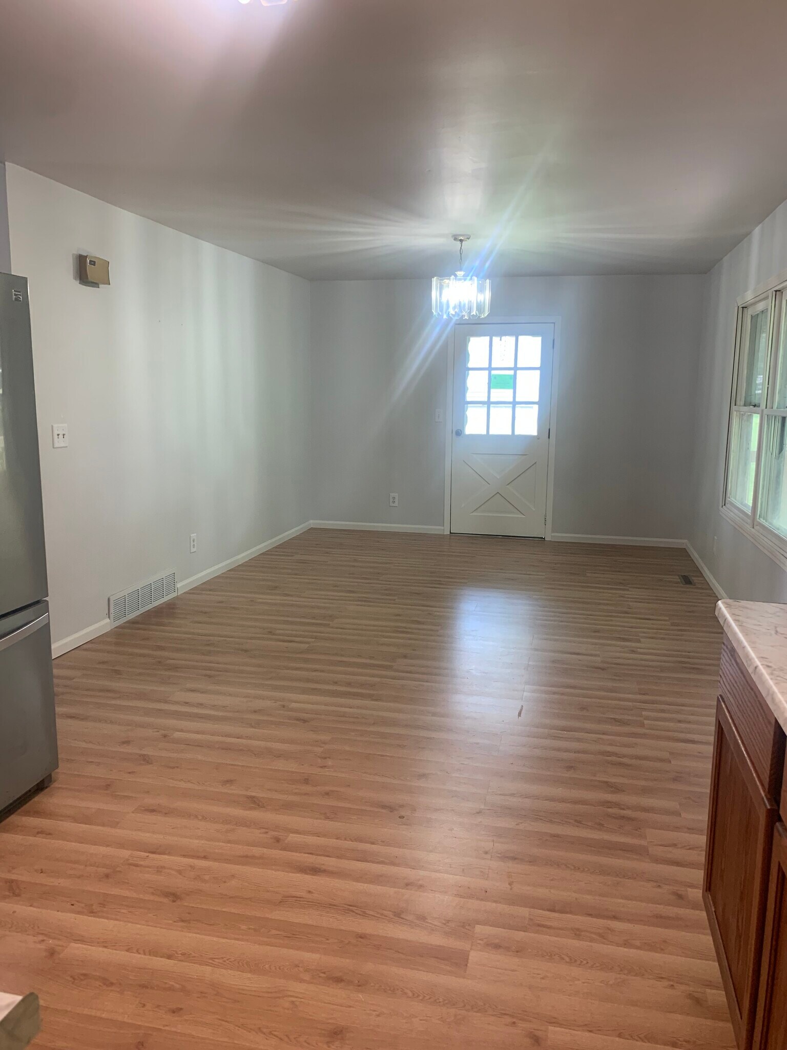 Kitchen view to dining room - 274 Hillcrest Ave