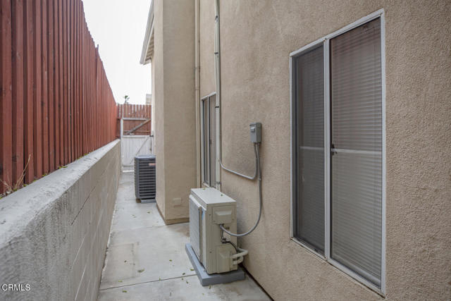 Building Photo - 11817 Jouett St