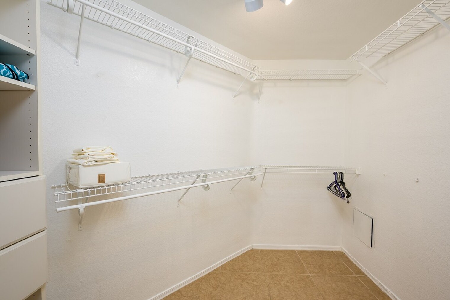 Building Photo - 9455 E Raintree Dr