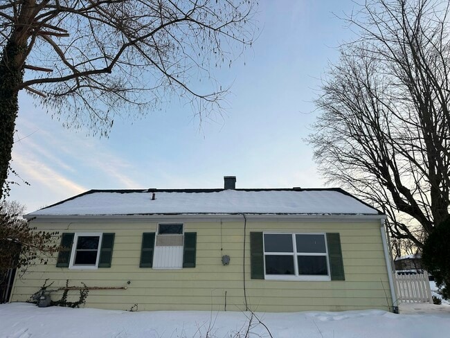 Building Photo - 6128 Red Bank Rd