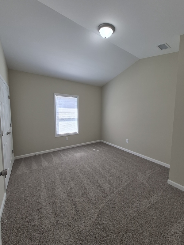 Building Photo - 209 Charlotte Cir