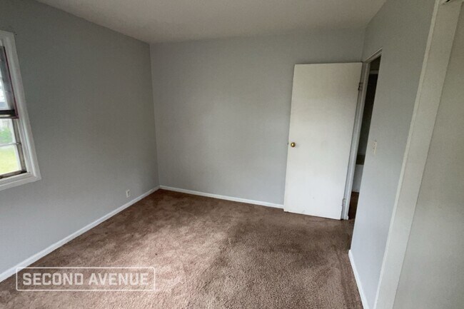 Building Photo - 610 N Bradner Ave