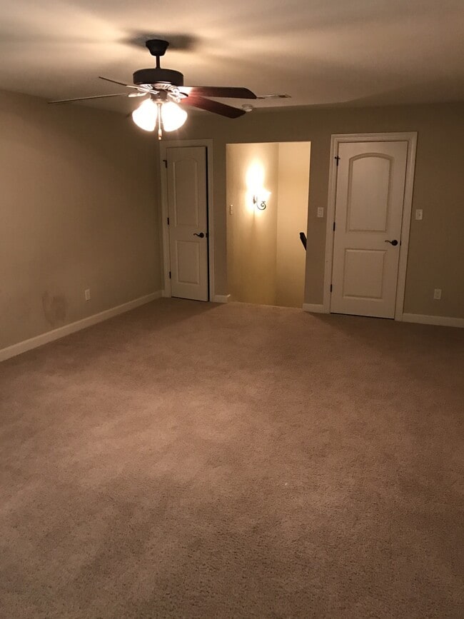 Building Photo - Questions call Lance Garner 501-912-6020