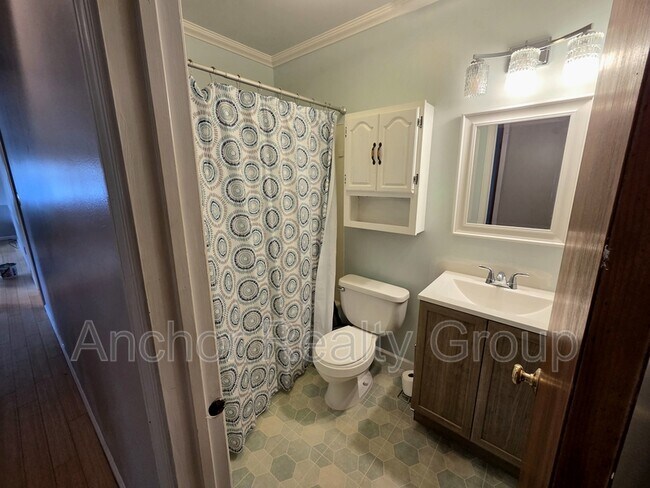 Building Photo - 14 Al St