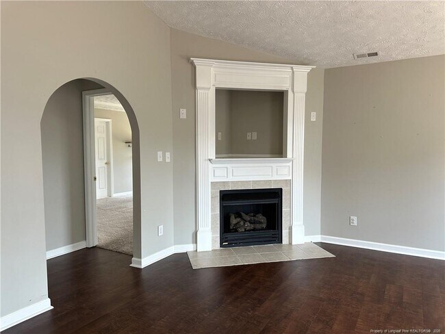 Building Photo - 112 Harvest Ln