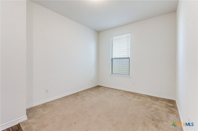 Building Photo - 1999 Wind Chime Wy