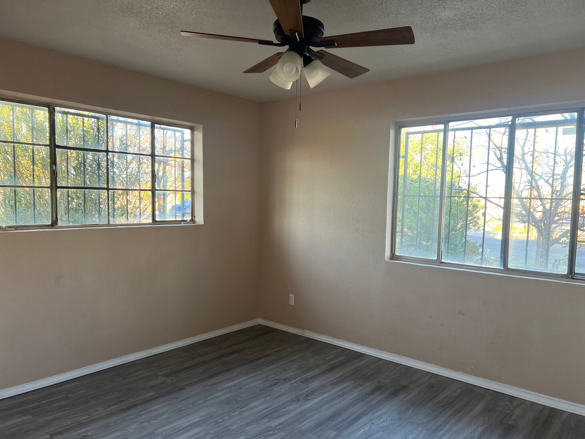 Building Photo - 4504 Comanche Ave