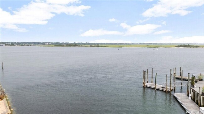 Building Photo - 131 Bayside Dr