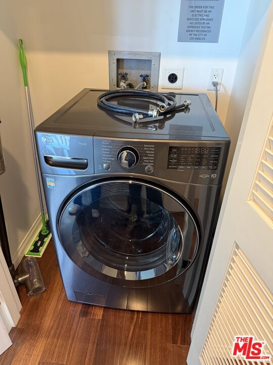 Building Photo - 3785 Wilshire Blvd