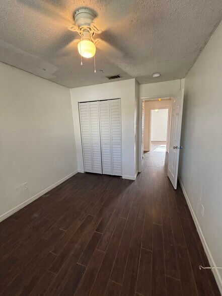 Building Photo - 5148 Tennis Court Cir