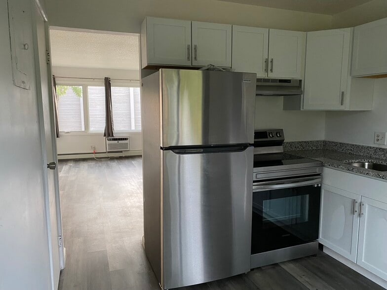 Kitchen 1 - 2096 Mississippi St