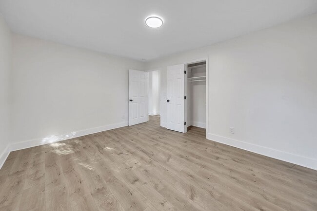 Building Photo - 510 E Branch St