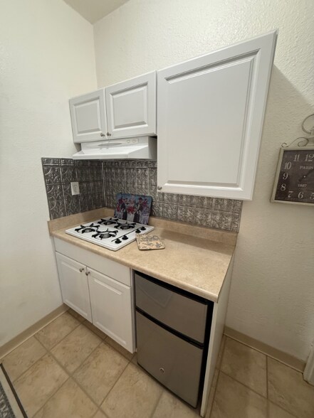 Building Photo - 190 Lubeck Rd