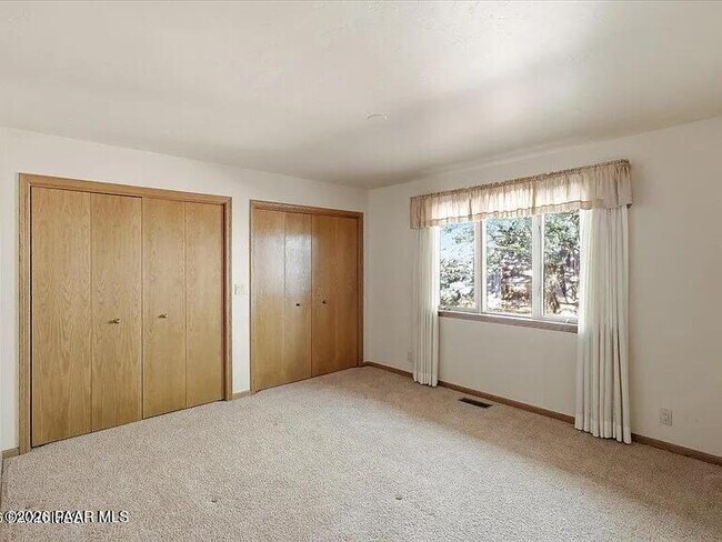 Building Photo - 235 Solar Heights Terrace