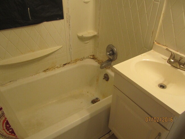 Building Photo - SW OKC Home For Rent - 2-bed 1-bath coming August 20th