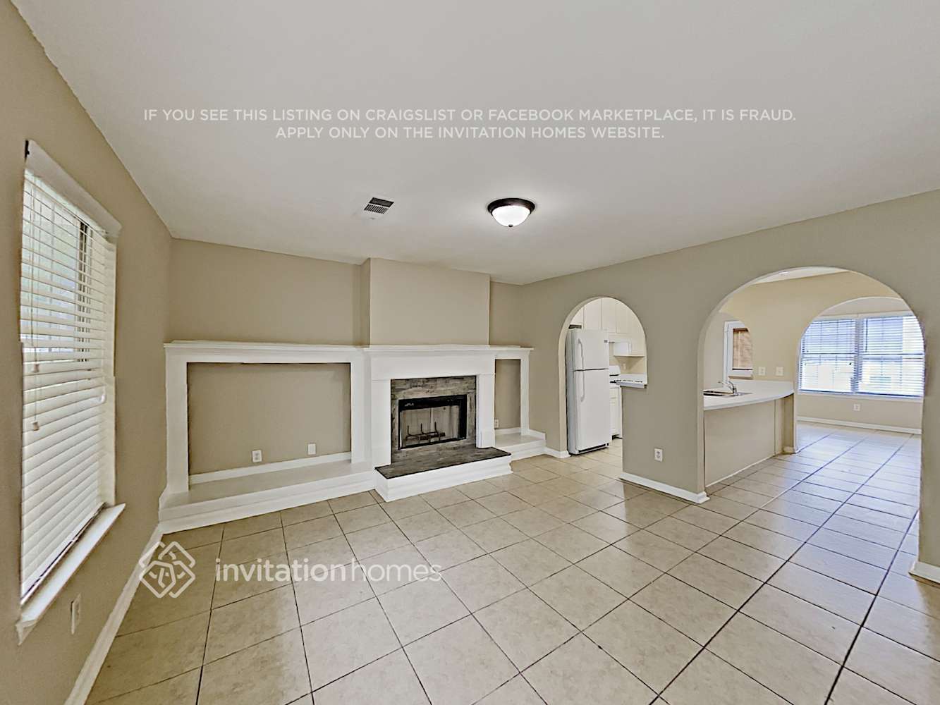 Building Photo - 3700 Pointe Cir