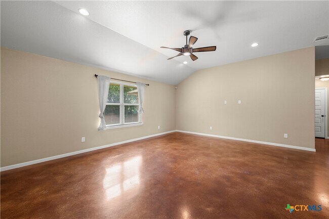 Building Photo - 314 Pointer St