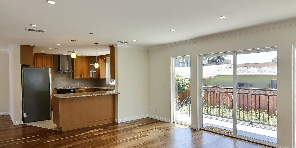 Building Photo - 4604 La Mirada Ave