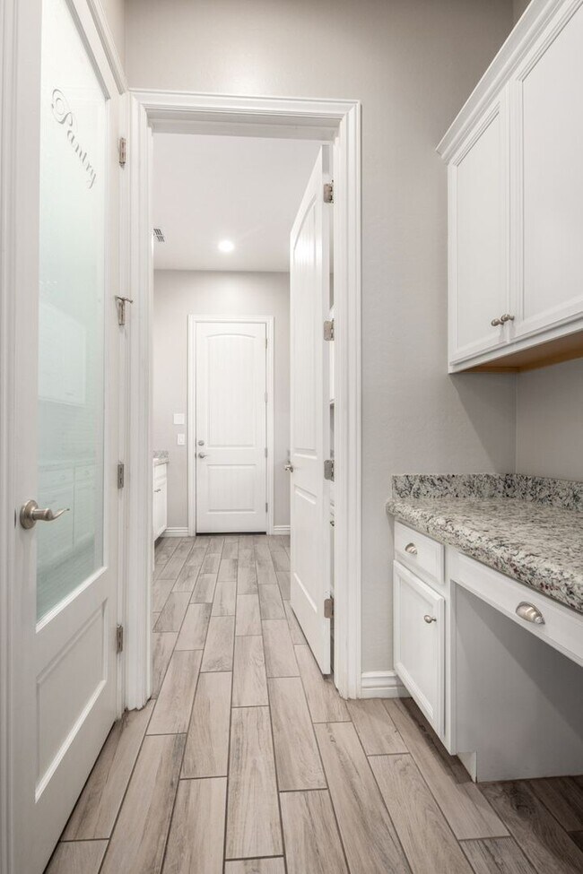 Building Photo - 20273 E Raven Dr